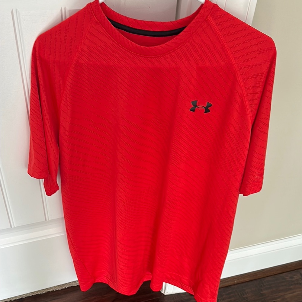 Under Armour Men’s Bright Red Short Sleeve Performance Tee